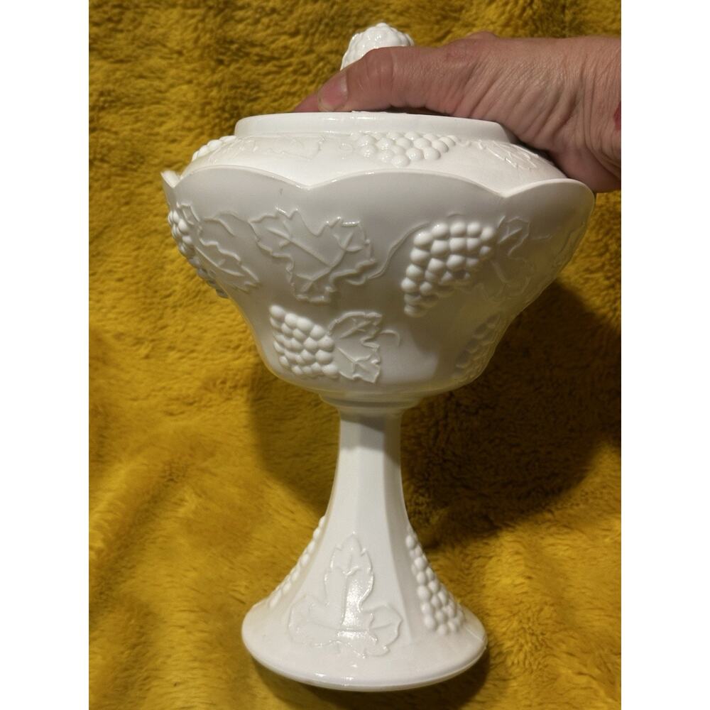 Vtg Indiana Milk Glass Colony Harvest Grapes Compote Footed Pedestal Bowl w Lid - Picture 4 of 7